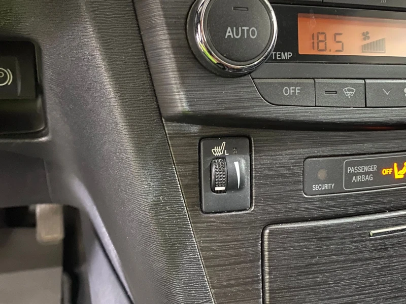 Toyota Avensis, снимка 14 - Автомобили и джипове - 51121485