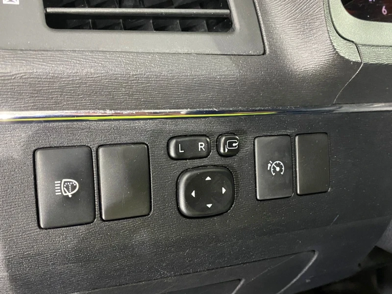 Toyota Avensis, снимка 12 - Автомобили и джипове - 51121485