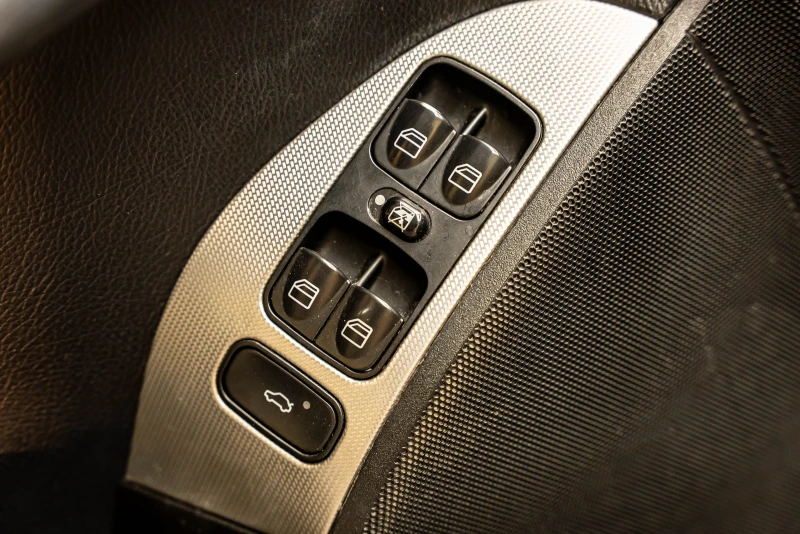 Mercedes-Benz CLK 220 CDI, снимка 9 - Автомобили и джипове - 51505608