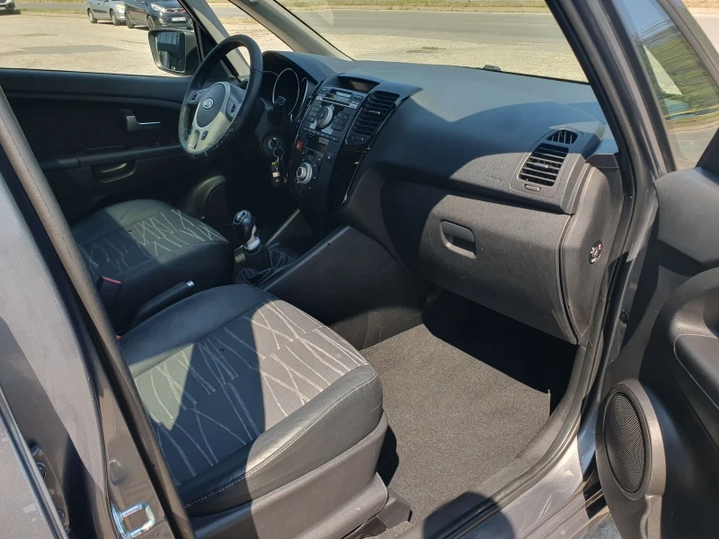 Kia Venga 1, 6 crdi 116 hp 6 скорости, снимка 14 - Автомобили и джипове - 51443500