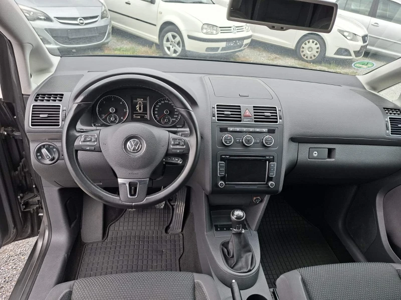 VW Touran 1.6 TDI , снимка 12 - Автомобили и джипове - 52127442