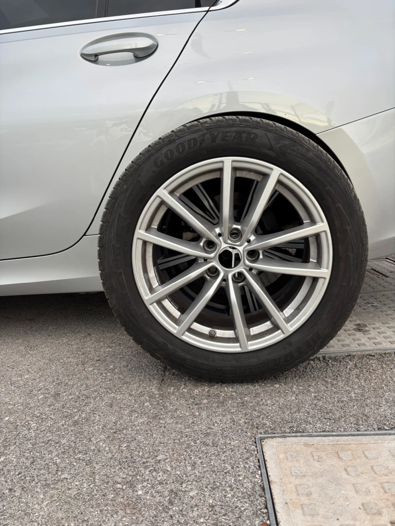 BMW 320, снимка 15 - Автомобили и джипове - 52496249