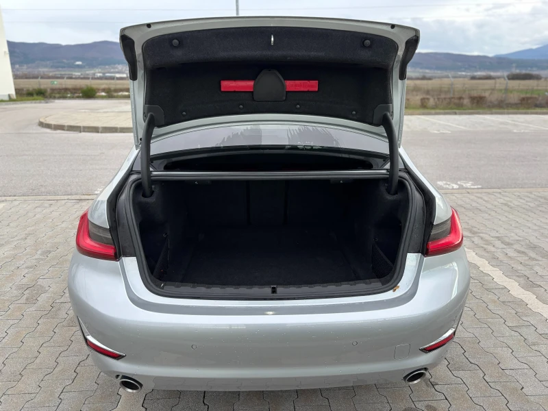 BMW 320, снимка 5 - Автомобили и джипове - 52496249