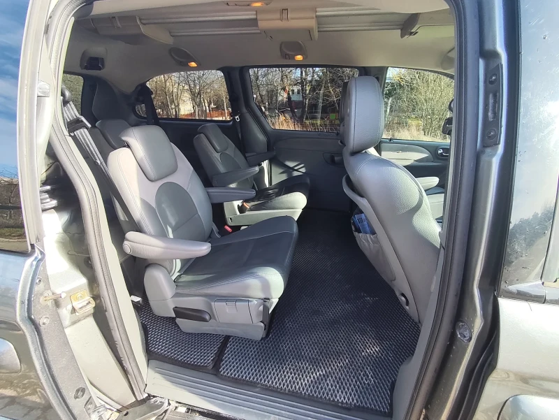 Chrysler Gr.voyager 2.8 CRDI, снимка 14 - Автомобили и джипове - 52972966