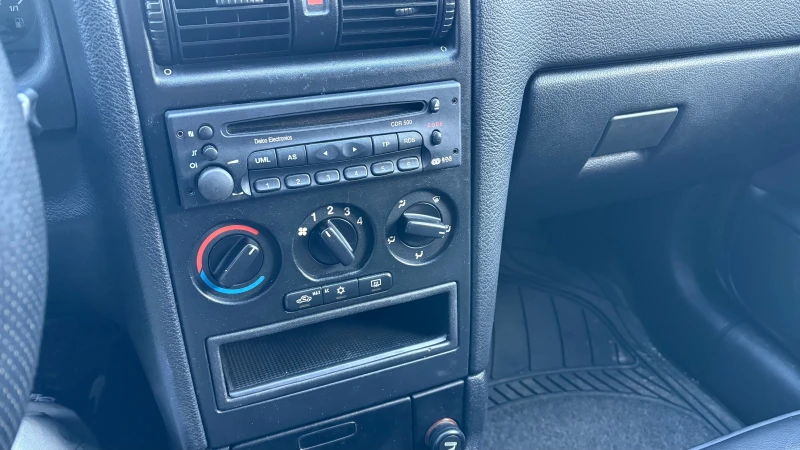 Opel Astra 1.6 стария мотор, Газ, снимка 8 - Автомобили и джипове - 53258814