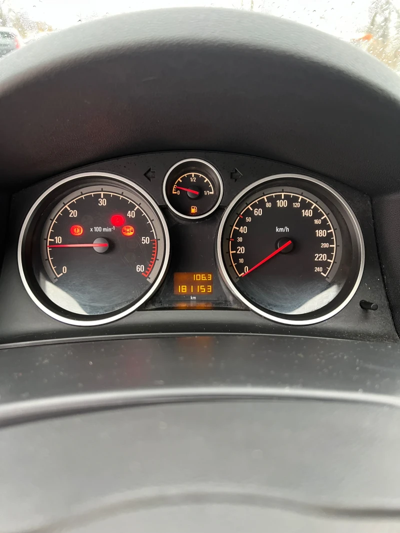 Opel Astra 1.7 CDTI, снимка 10 - Автомобили и джипове - 53442279