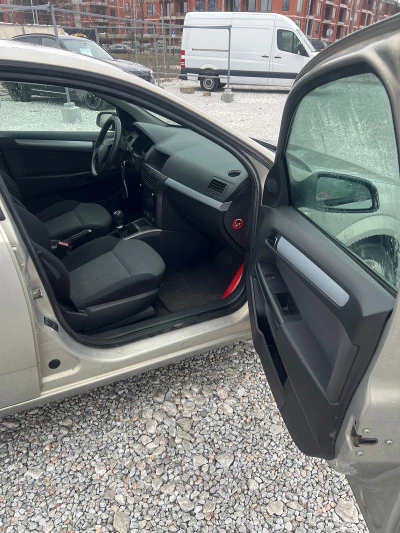 Opel Astra 1.7 CDTI, снимка 6 - Автомобили и джипове - 53442279