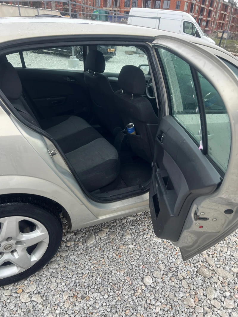 Opel Astra 1.7 CDTI, снимка 8 - Автомобили и джипове - 53442279