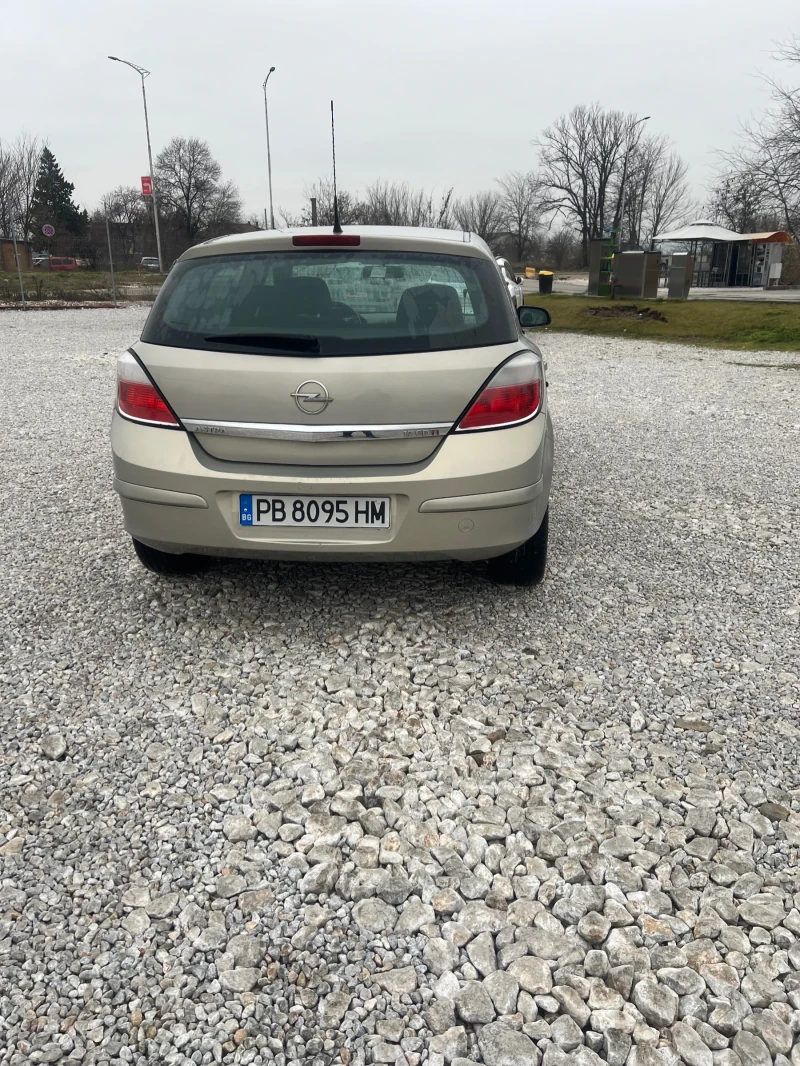 Opel Astra 1.7 CDTI, снимка 3 - Автомобили и джипове - 53442279