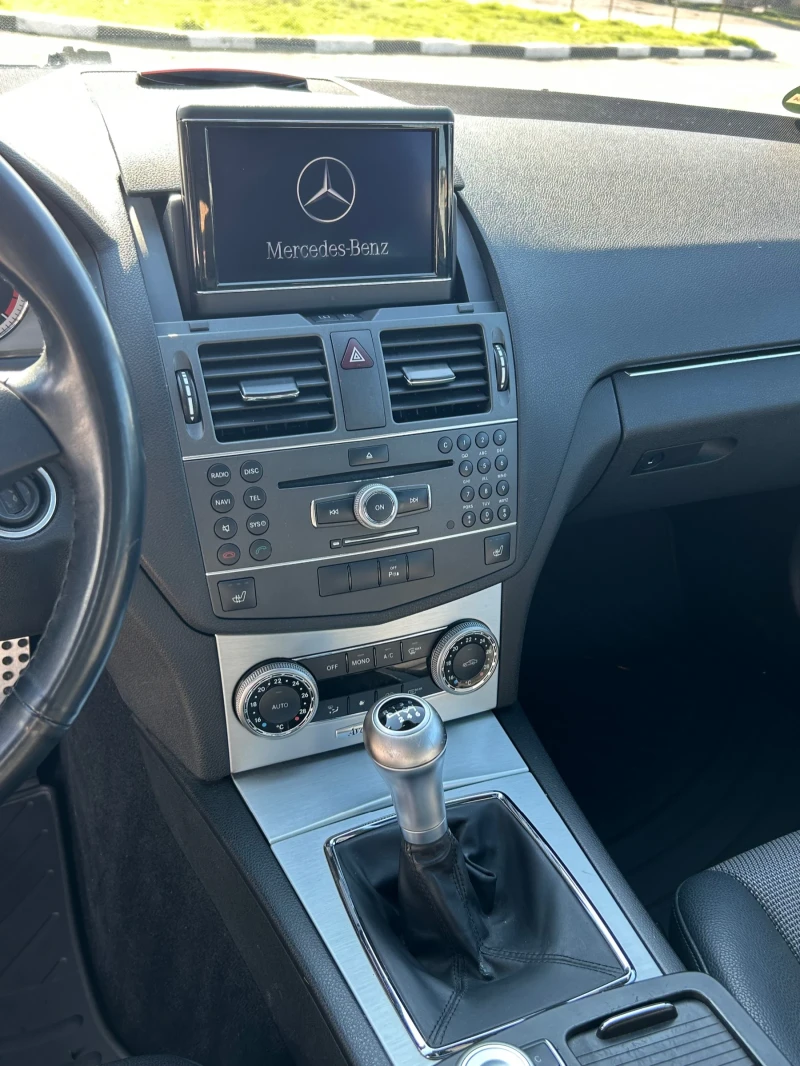 Mercedes-Benz C 200 2.2CDI AMG Avangarde Ксенон/Нави/Панорама , снимка 14 - Автомобили и джипове - 53488261