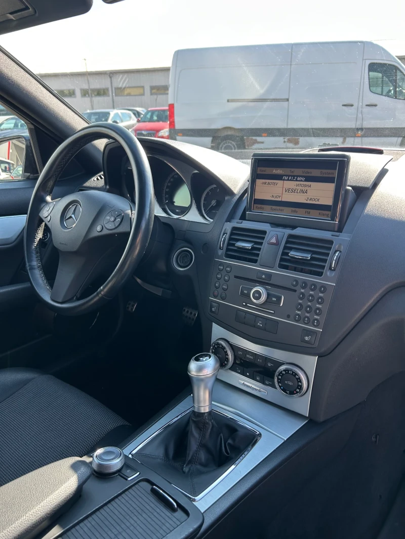 Mercedes-Benz C 200 2.2CDI AMG Avangarde Ксенон/Нави/Панорама , снимка 15 - Автомобили и джипове - 53488261