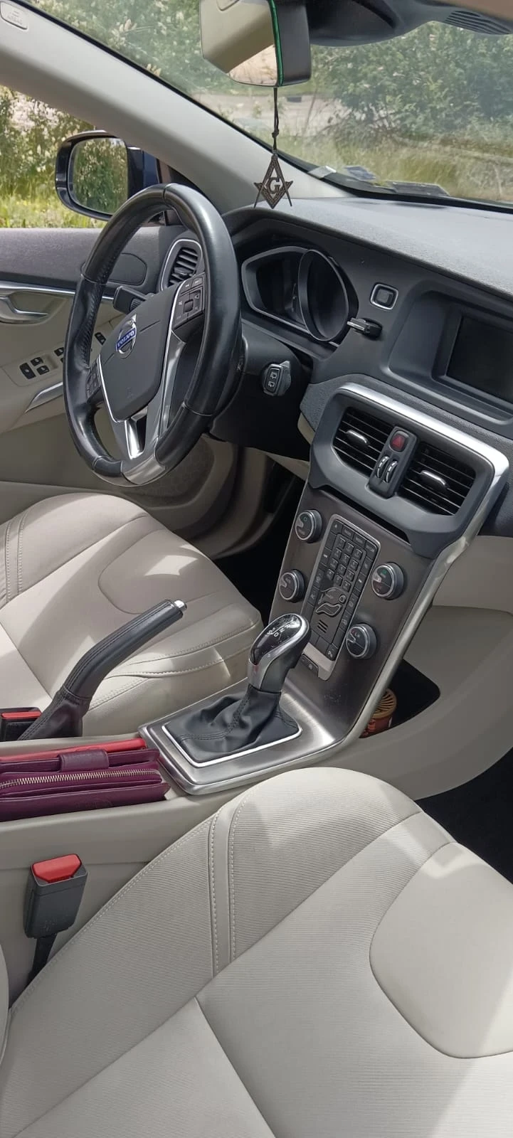 Volvo V40  - изображение 3