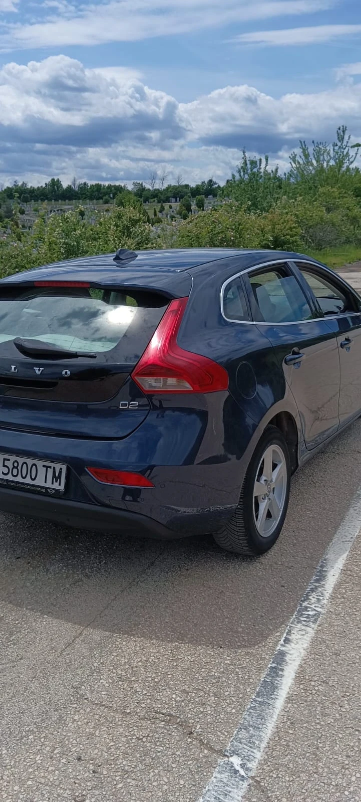 Volvo V40  - изображение 2