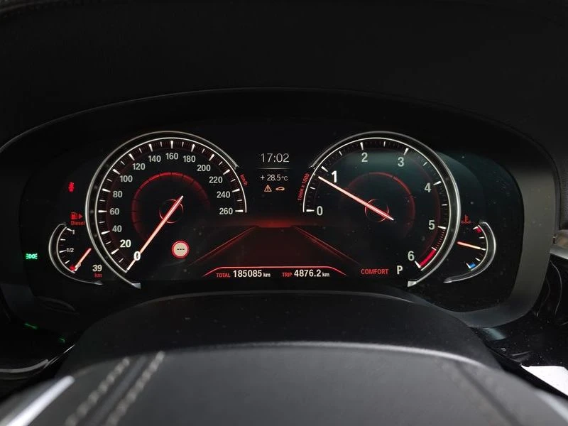 BMW 520 520d Luxury Plus| 190к.с.| ВКЛ.ТЕХНОТЕСТ, снимка 8 - Автомобили и джипове - 55130480