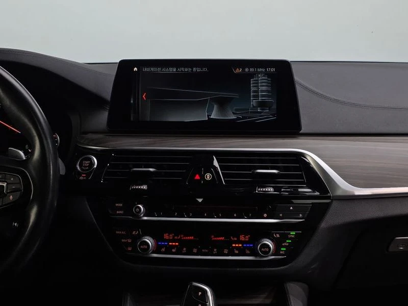 BMW 520 520d Luxury Plus| 190к.с.| ВКЛ.ТЕХНОТЕСТ, снимка 12 - Автомобили и джипове - 55130480