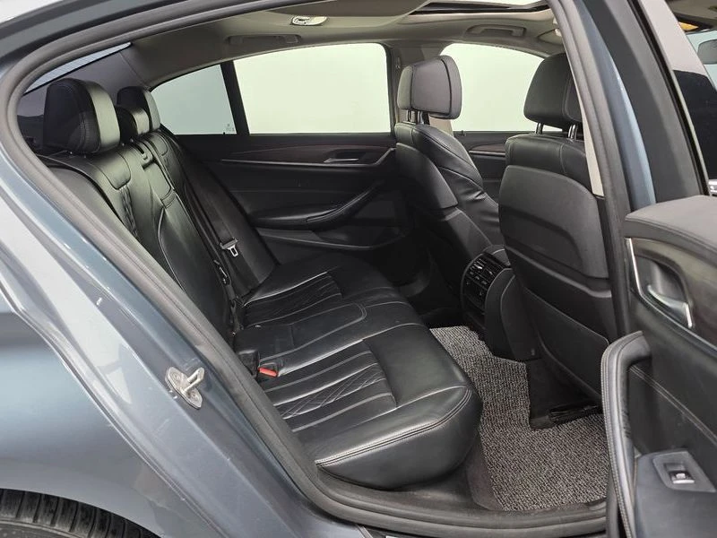 BMW 520 520d Luxury Plus| 190к.с.| ВКЛ.ТЕХНОТЕСТ, снимка 11 - Автомобили и джипове - 55130480