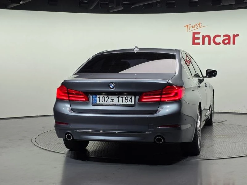 BMW 520 520d Luxury Plus| 190к.с.| ВКЛ.ТЕХНОТЕСТ, снимка 4 - Автомобили и джипове - 55130480