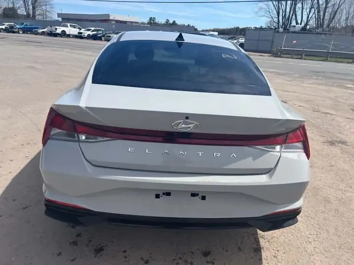 Hyundai Elantra Automatic, снимка 4 - Автомобили и джипове - 56010842