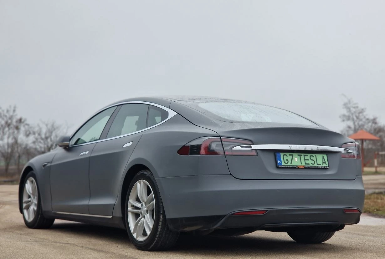 Tesla Model S S85 Europe - изображение 7