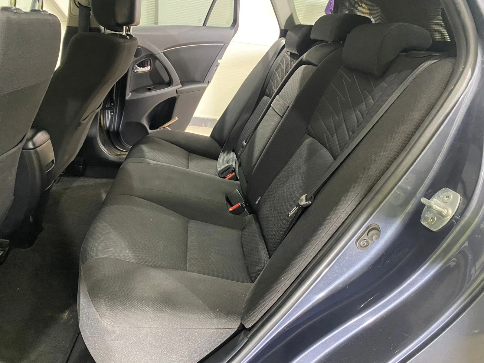 Toyota Avensis | Mobile.bg   13