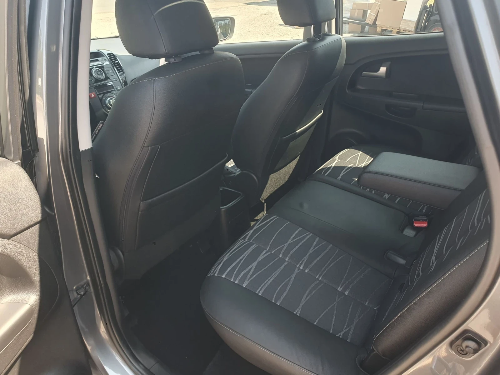 Kia Venga 1, 6 crdi 90 hp 6 скорости - изображение 10