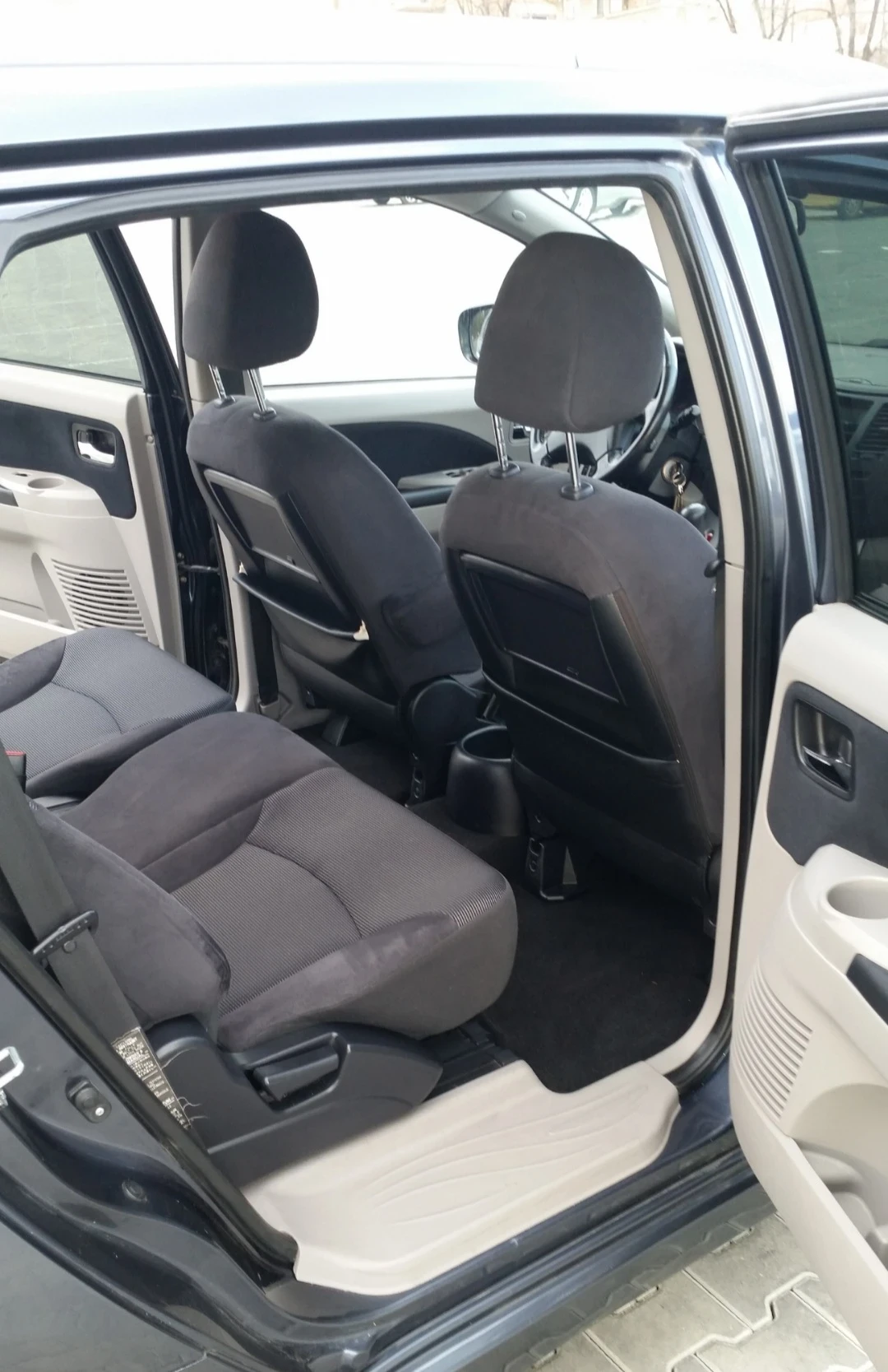 Mitsubishi Grandis  - изображение 8