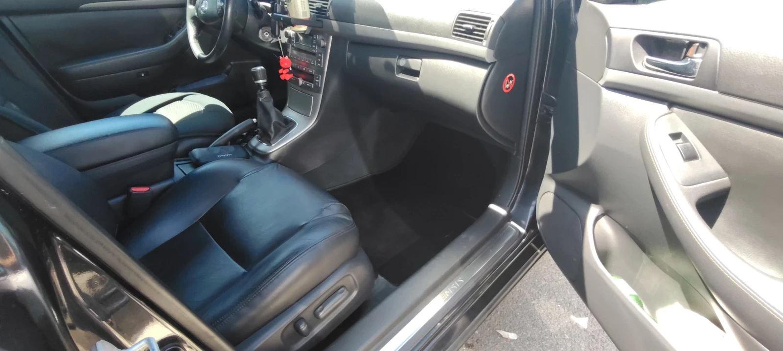 Toyota Avensis  - изображение 2