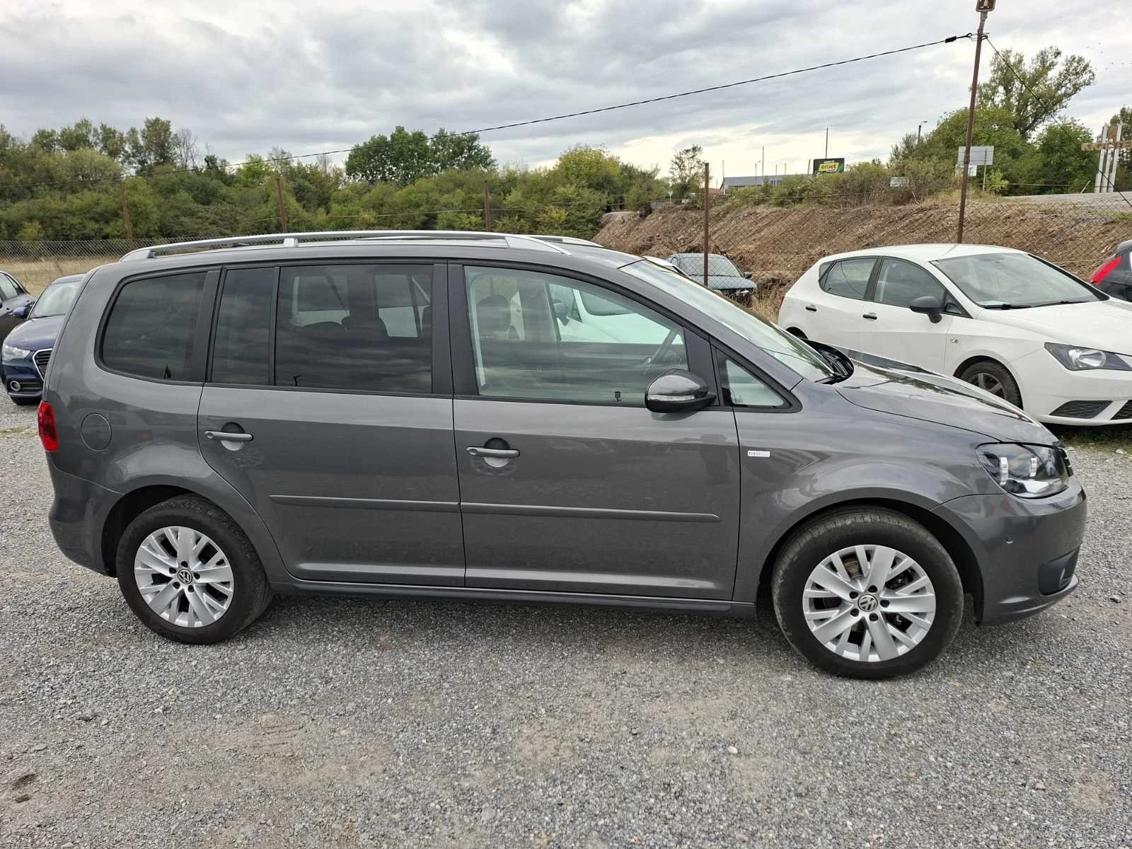 VW Touran 1.6 TDI  | Mobile.bg — изображение 5