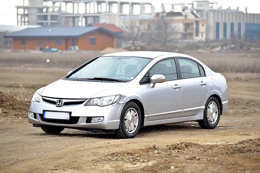 Honda Civic Hybrid с нов газов инжекцион  - изображение 2