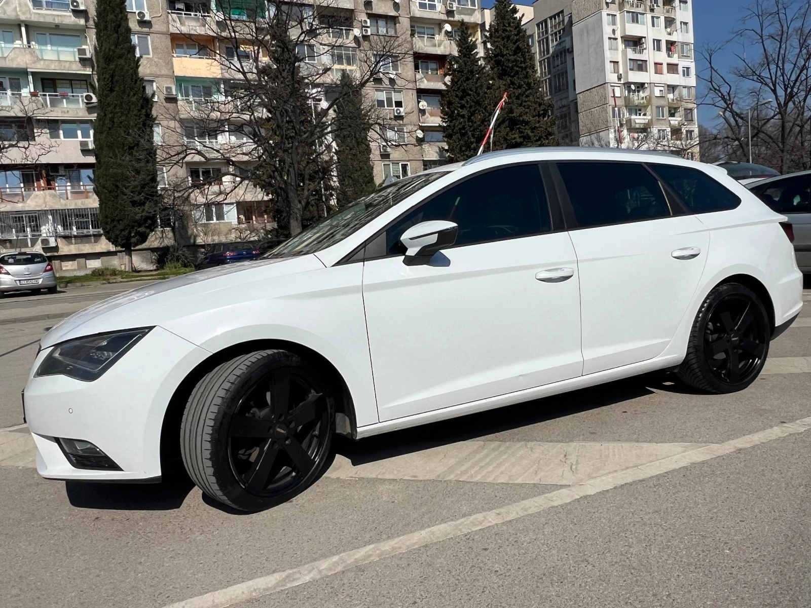 Seat Leon ST, снимка 4 - Автомобили и джипове - 53712230