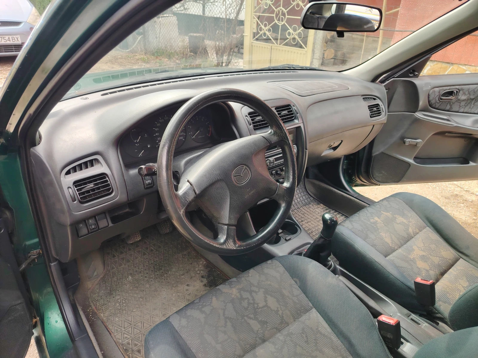 Mazda 626, снимка 12 - Автомобили и джипове - 53926220