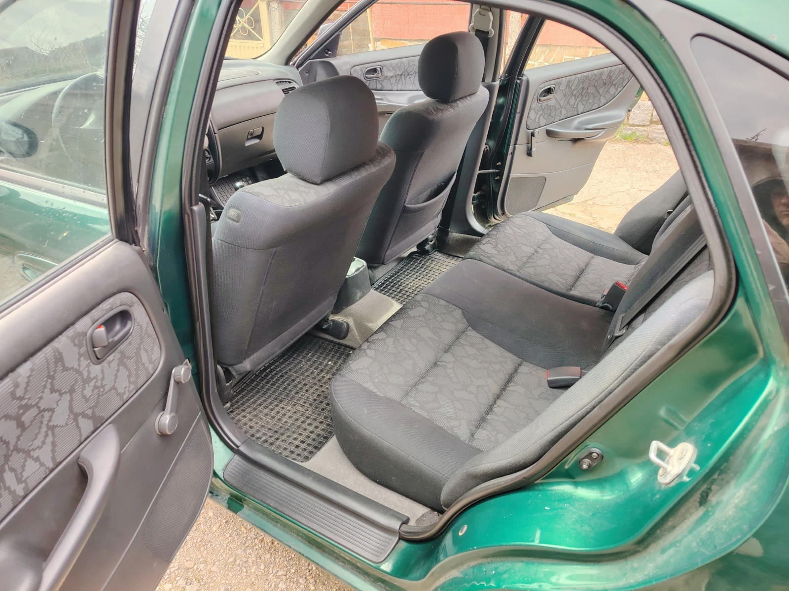 Mazda 626, снимка 9 - Автомобили и джипове - 53926220