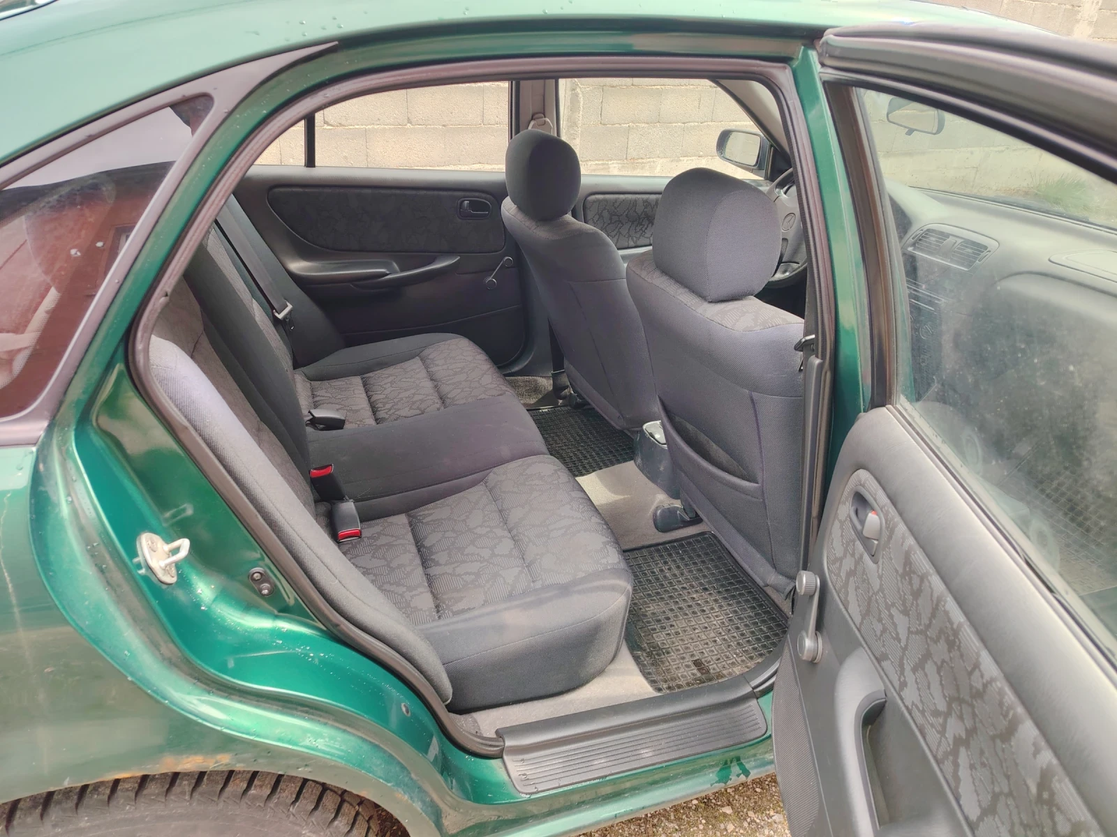 Mazda 626, снимка 8 - Автомобили и джипове - 53926220