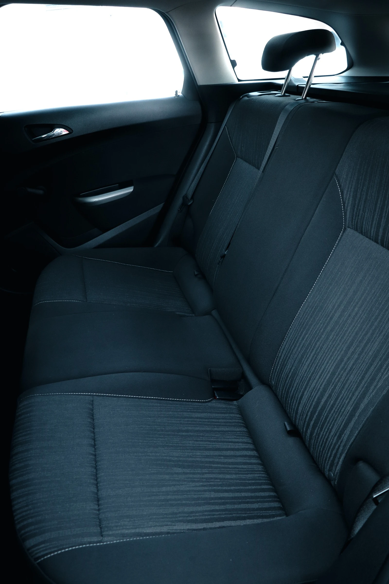 Opel Astra 1.7TDCI - 110к.с. ЕВРО 5А, снимка 10 - Автомобили и джипове - 54046078