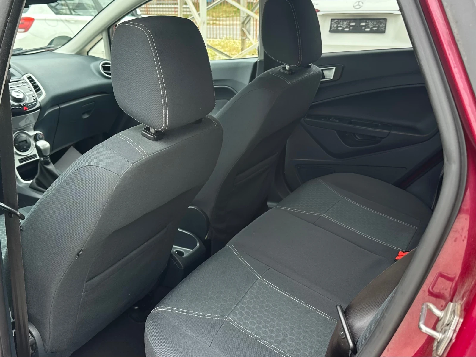 Ford Focus 1.4i/LPG, снимка 7 - Автомобили и джипове - 54178564