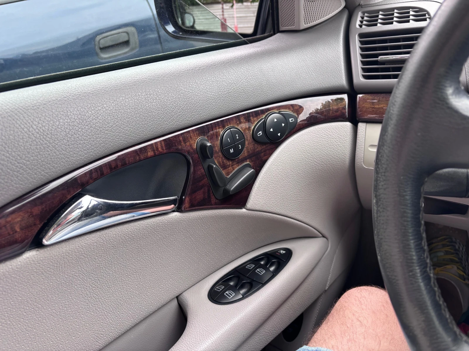 Mercedes-Benz E 280 3.0 4MATIC ГАЗ, снимка 10 - Автомобили и джипове - 54720674