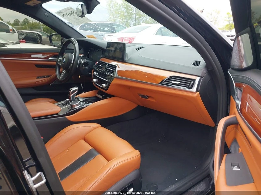 BMW M5 2018 BMW M5, снимка 10 - Автомобили и джипове - 54745829
