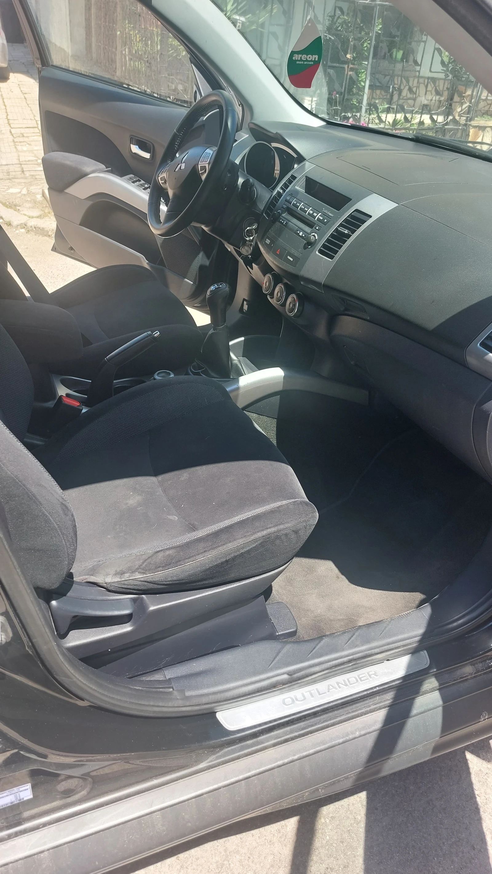 Mitsubishi Grandis Бензин, 7 места, снимка 6 - Автомобили и джипове - 54981265