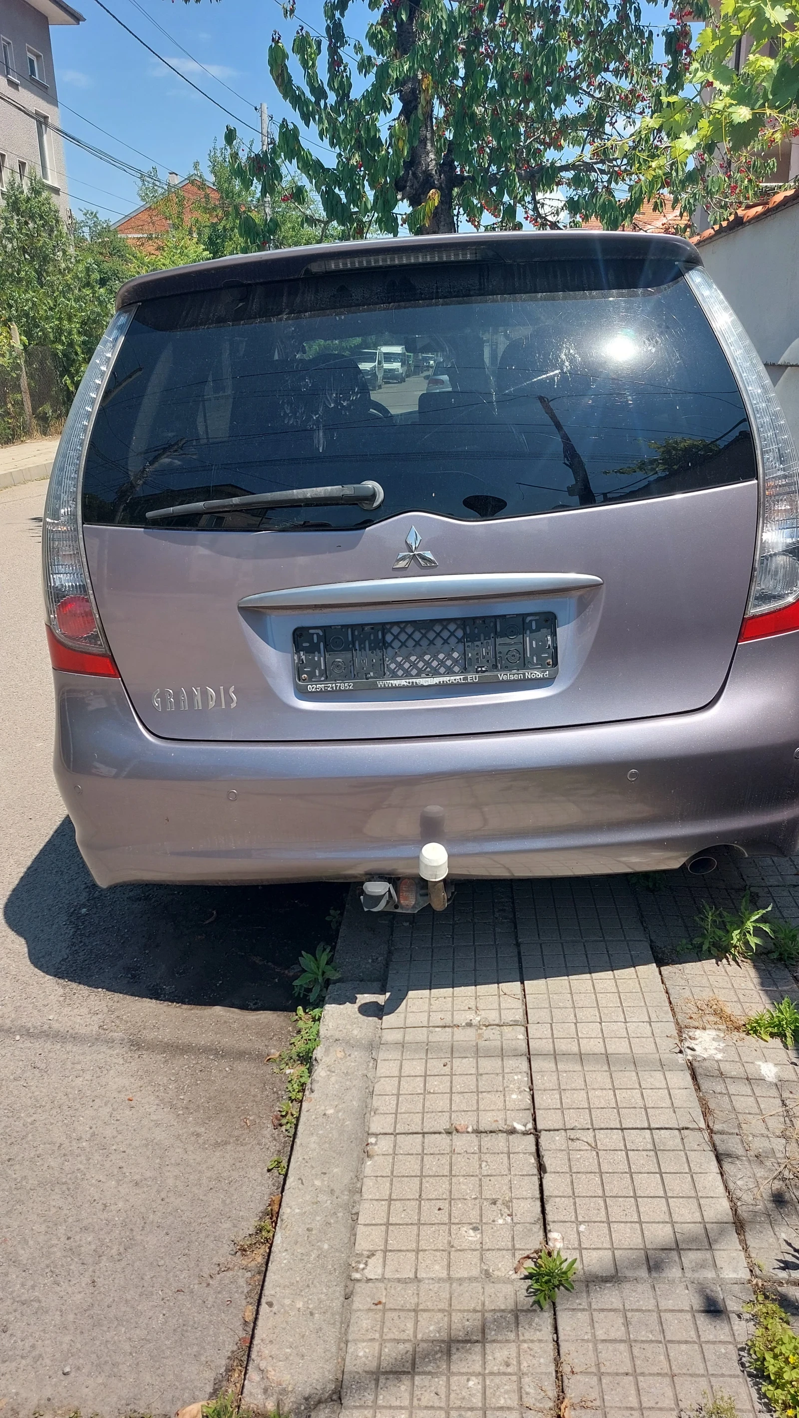 Mitsubishi Grandis Бензин, 7 места, снимка 4 - Автомобили и джипове - 54981265