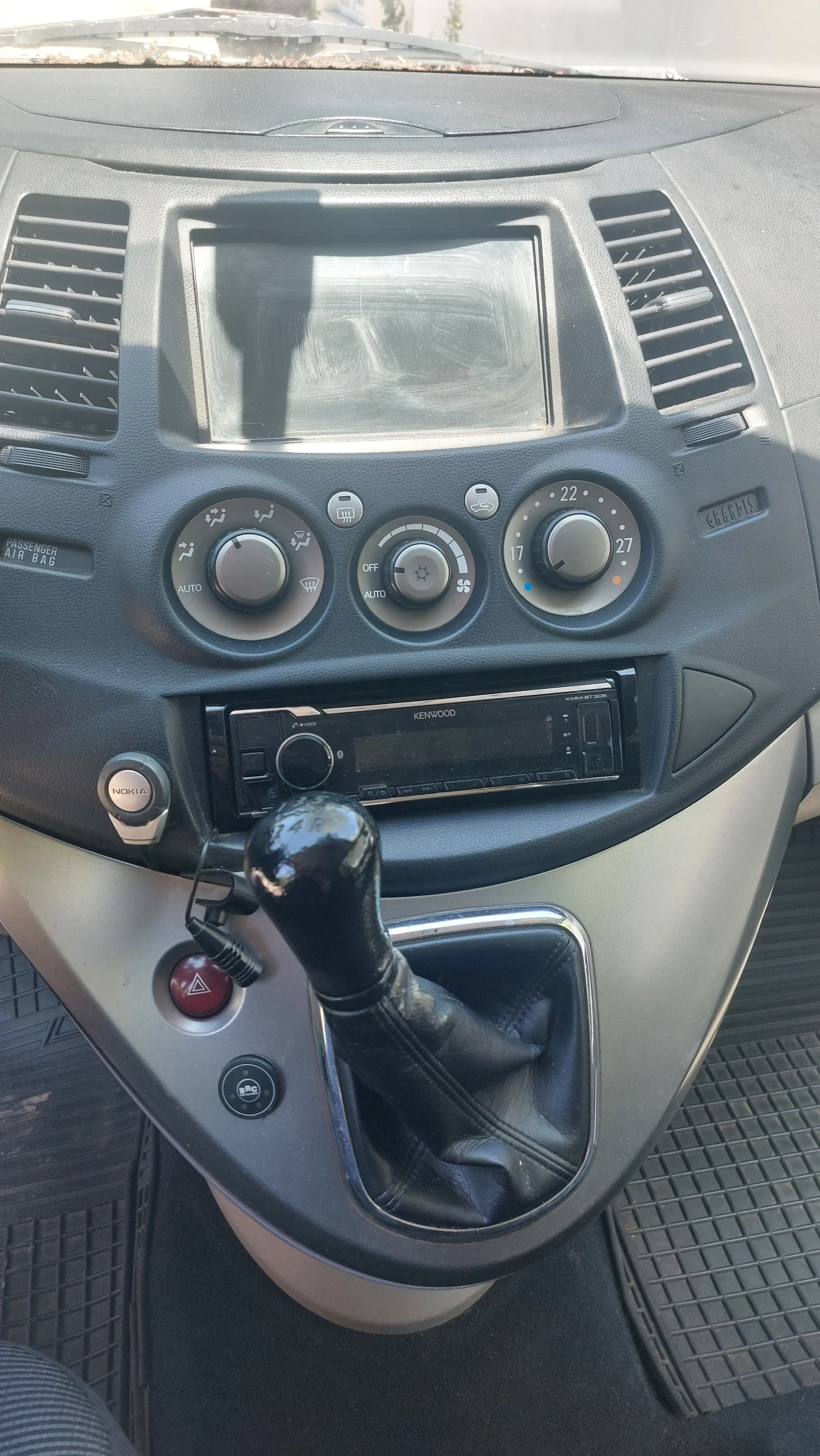 Mitsubishi Grandis Бензин, 7 места, снимка 5 - Автомобили и джипове - 54981265