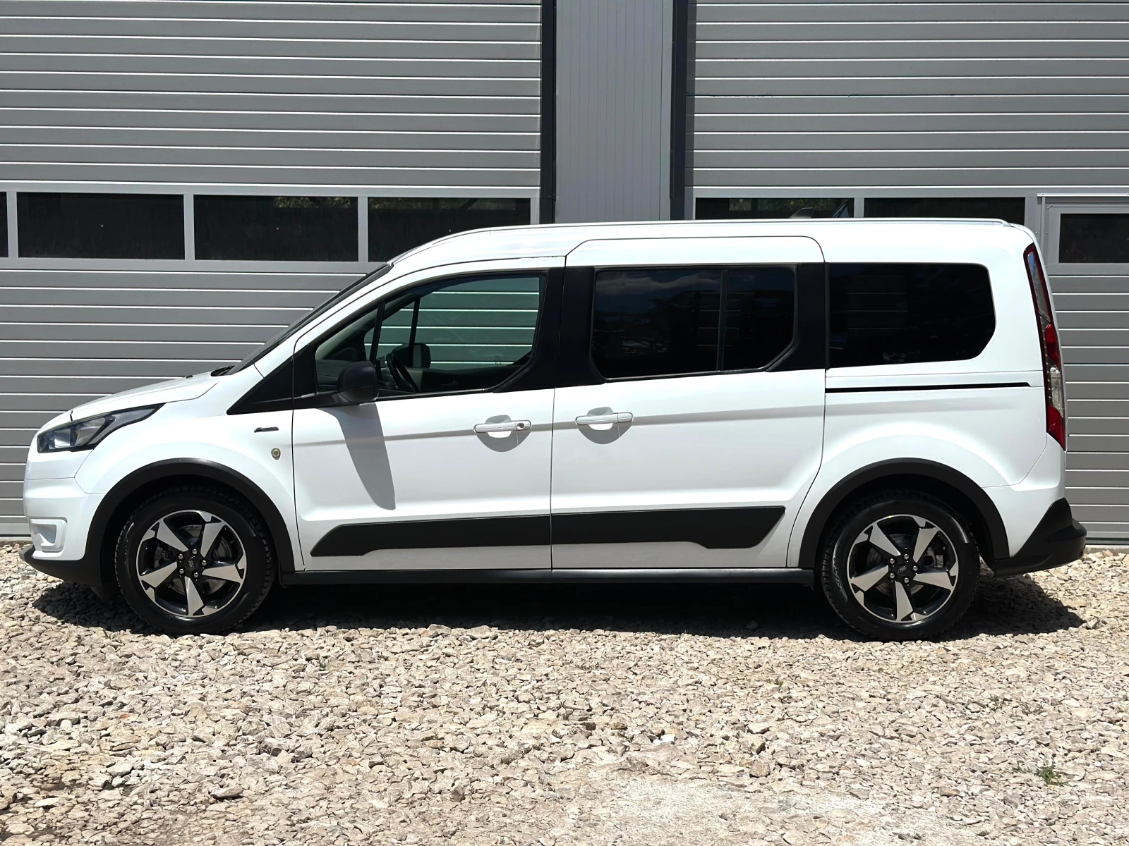 Ford Connect 1.5 hdi ACTIVE 7 места МАКСИ CARPLAY КАМЕРА full, снимка 4 - Автомобили и джипове - 54944504