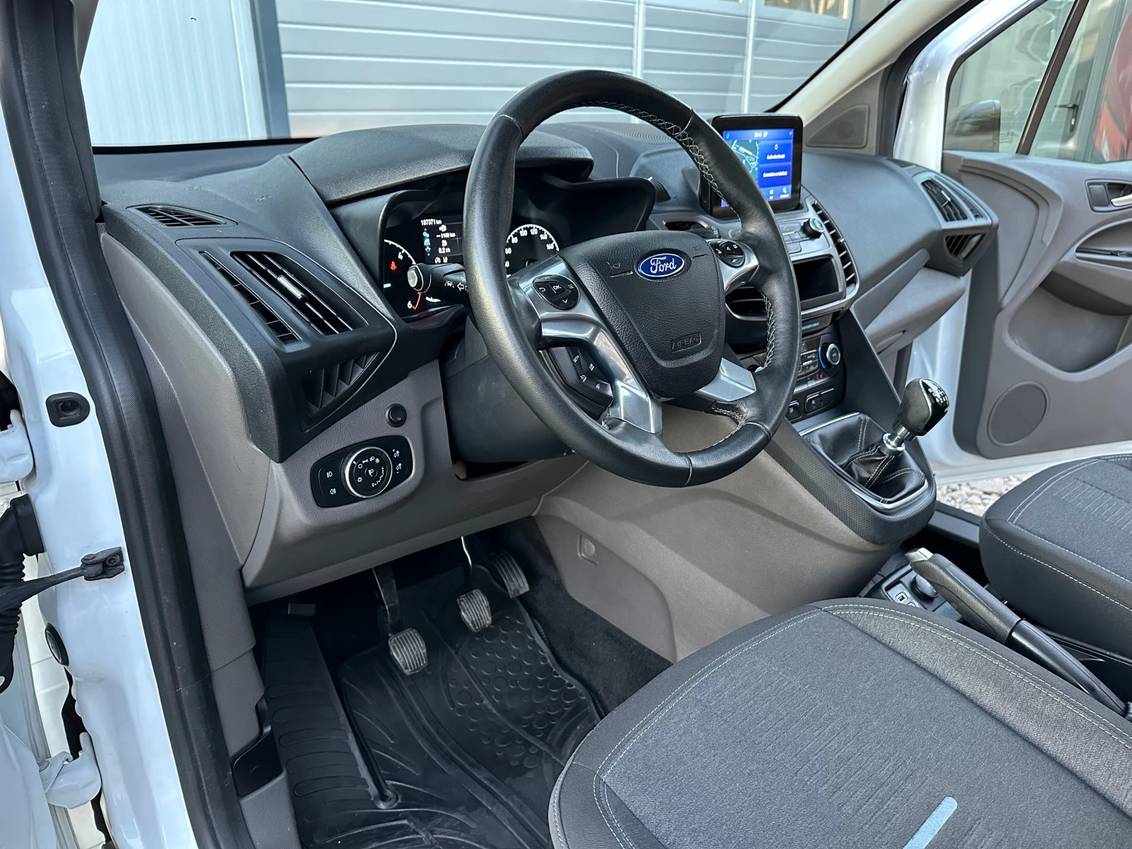 Ford Connect 1.5 hdi ACTIVE 7 места МАКСИ CARPLAY КАМЕРА full, снимка 9 - Автомобили и джипове - 54944504