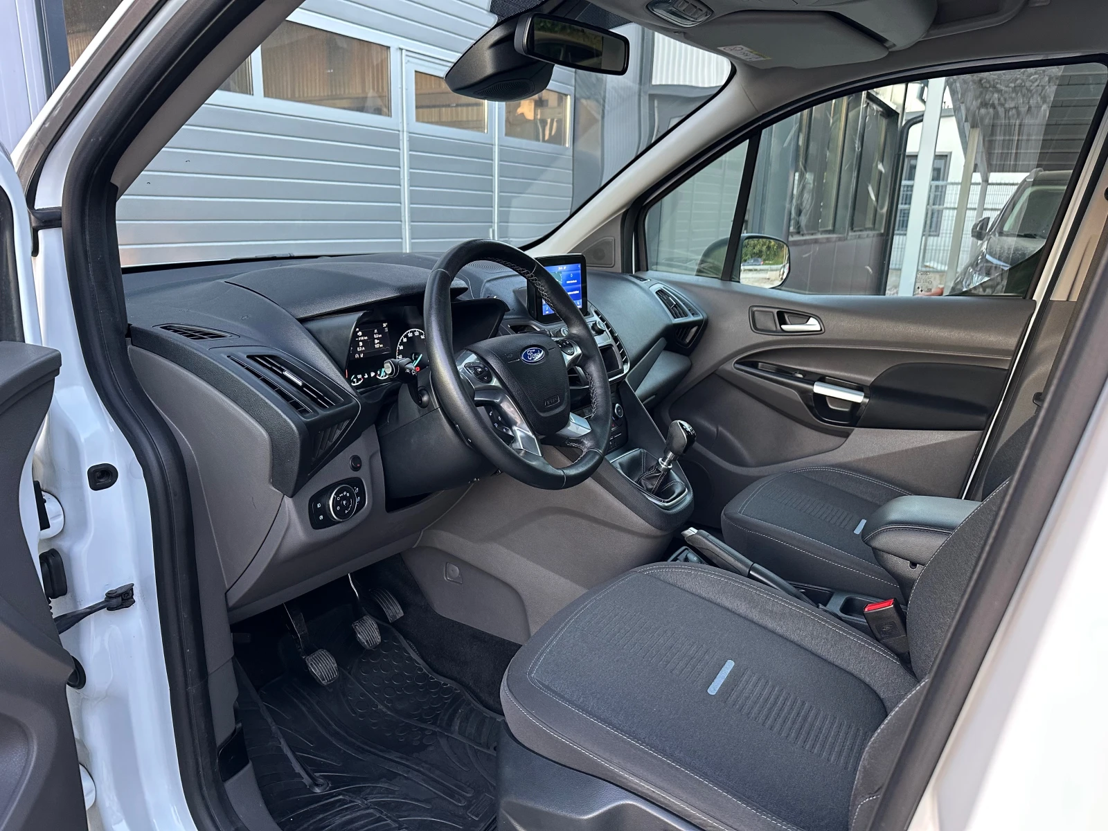 Ford Connect 1.5 hdi ACTIVE 7 места МАКСИ CARPLAY КАМЕРА full, снимка 10 - Автомобили и джипове - 54944504