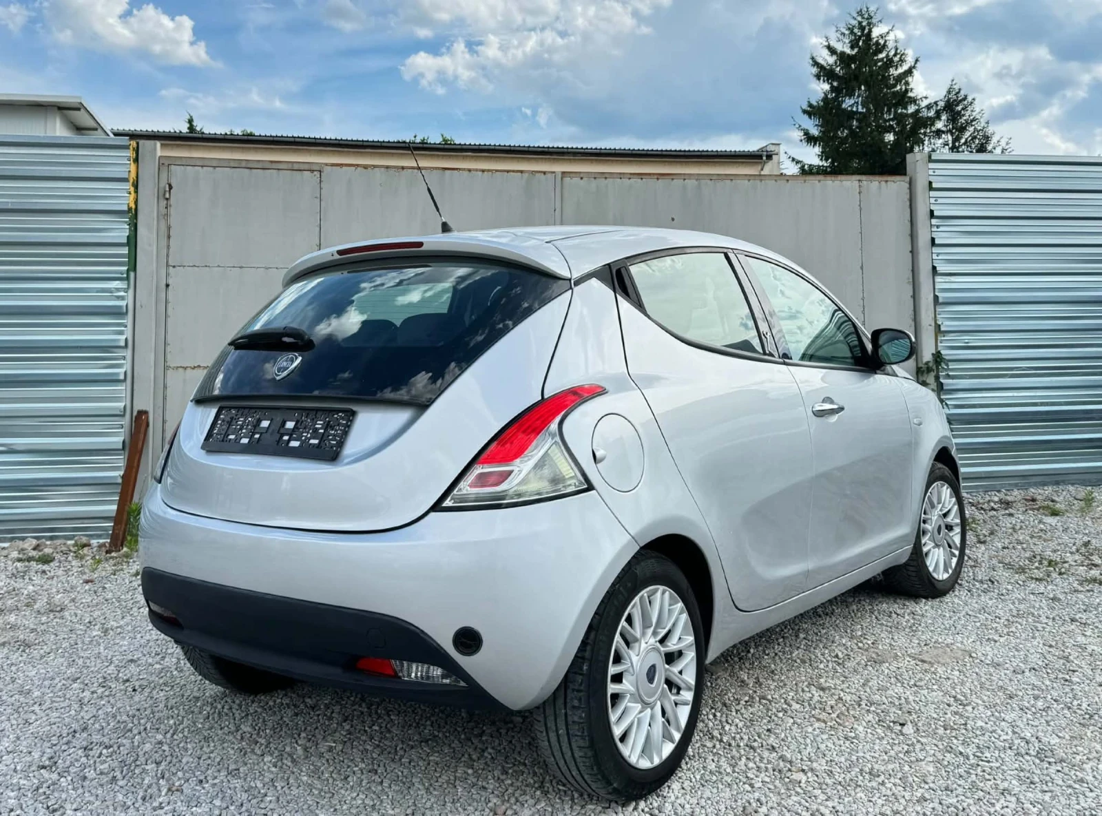Lancia Ypsilon ГАЗ, снимка 7 - Автомобили и джипове - 55212202