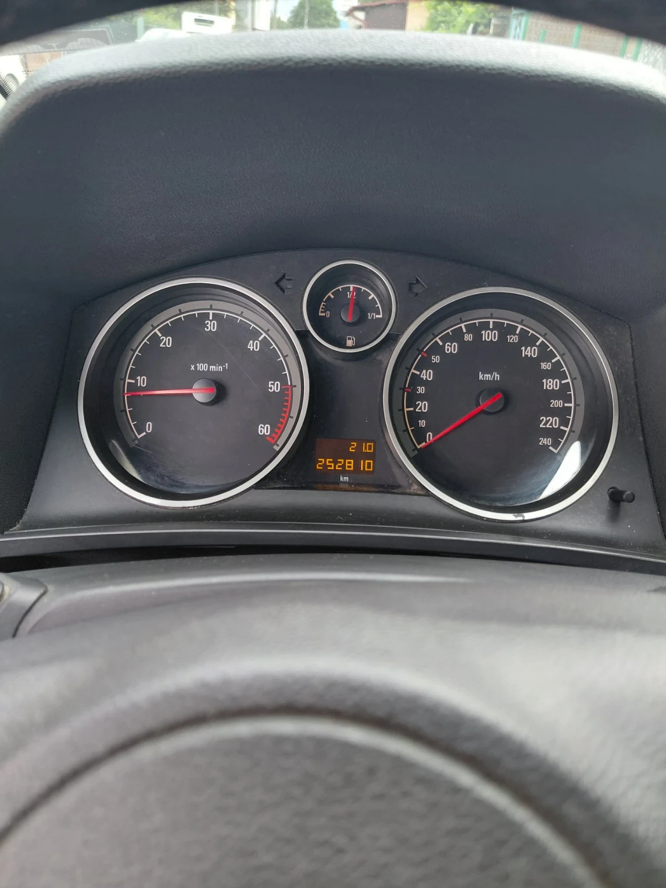 Opel Zafira 1.9cdti, снимка 8 - Автомобили и джипове - 55212358