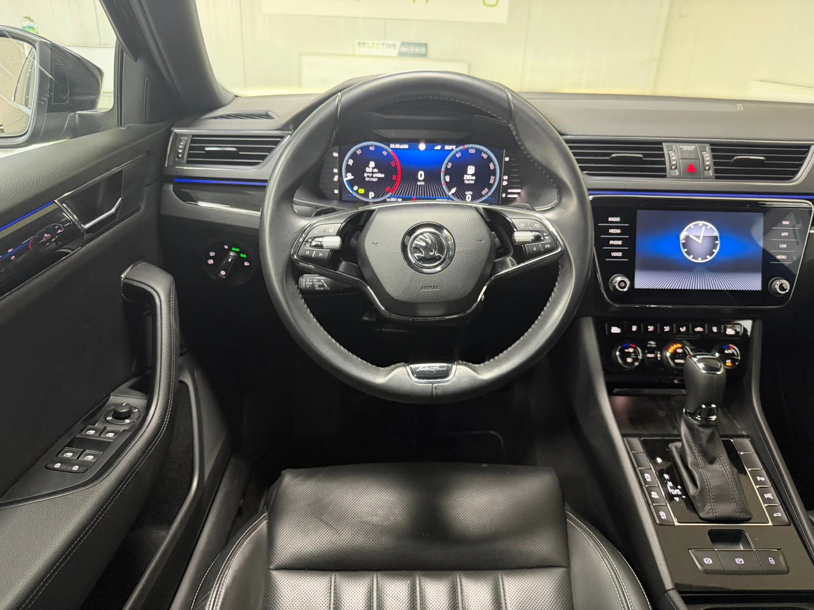 Skoda Superb * Закупен от България* Гаранция* Laurent&Klement 4, снимка 8 - Автомобили и джипове - 55778723