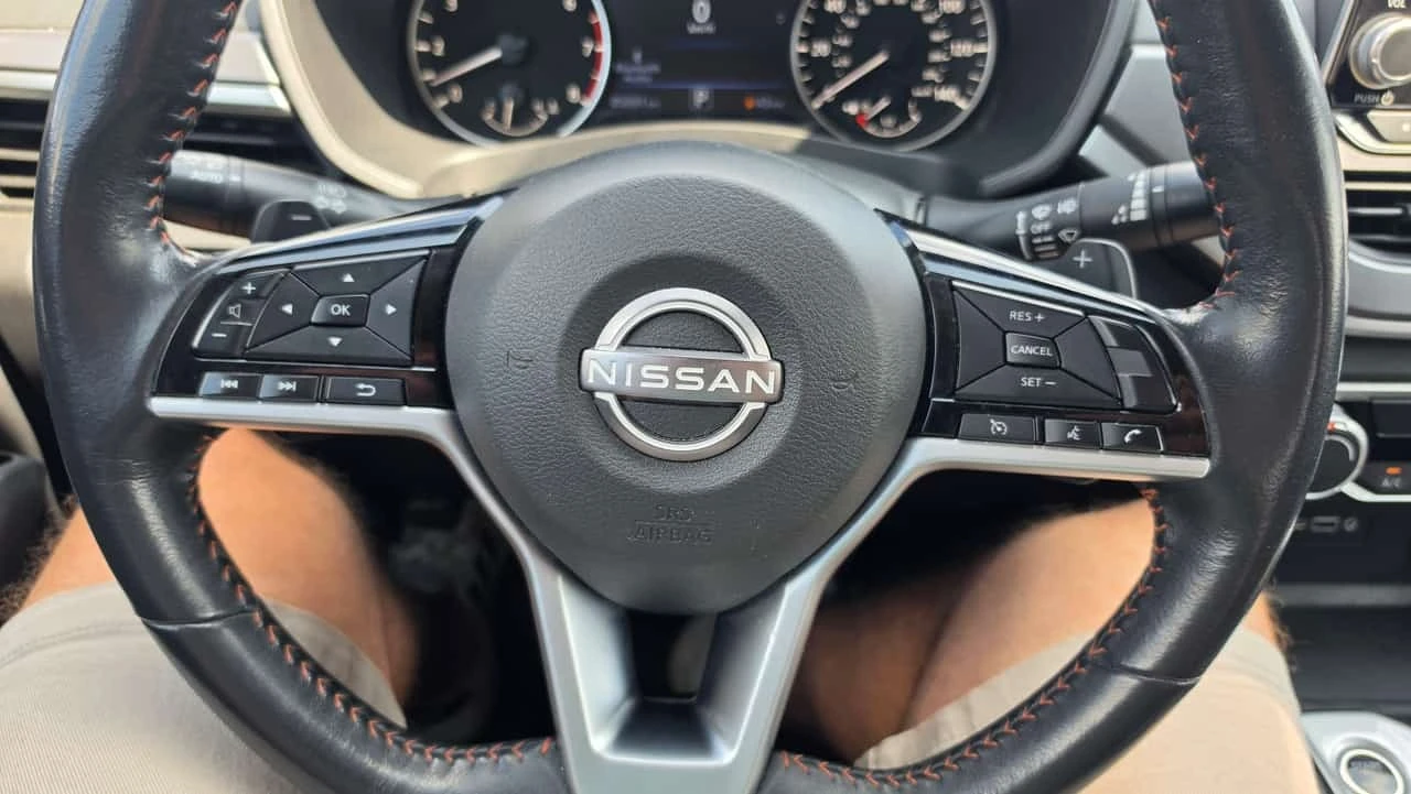 Nissan Altima / 2.5 SR Sedan / CARFAX / АВТОКРЕДИТ , снимка 17 - Автомобили и джипове - 55782304
