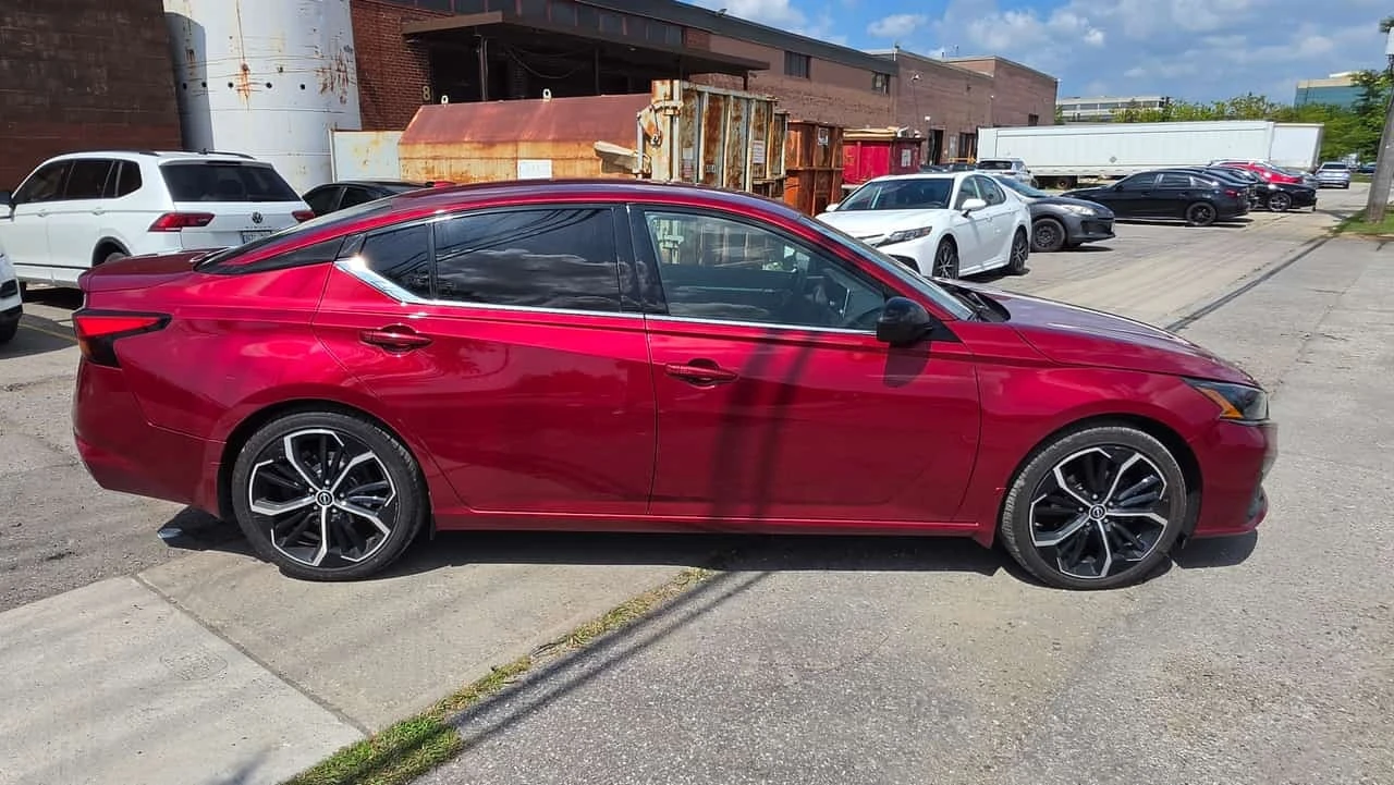 Nissan Altima / 2.5 SR Sedan / CARFAX / АВТОКРЕДИТ , снимка 3 - Автомобили и джипове - 55782304