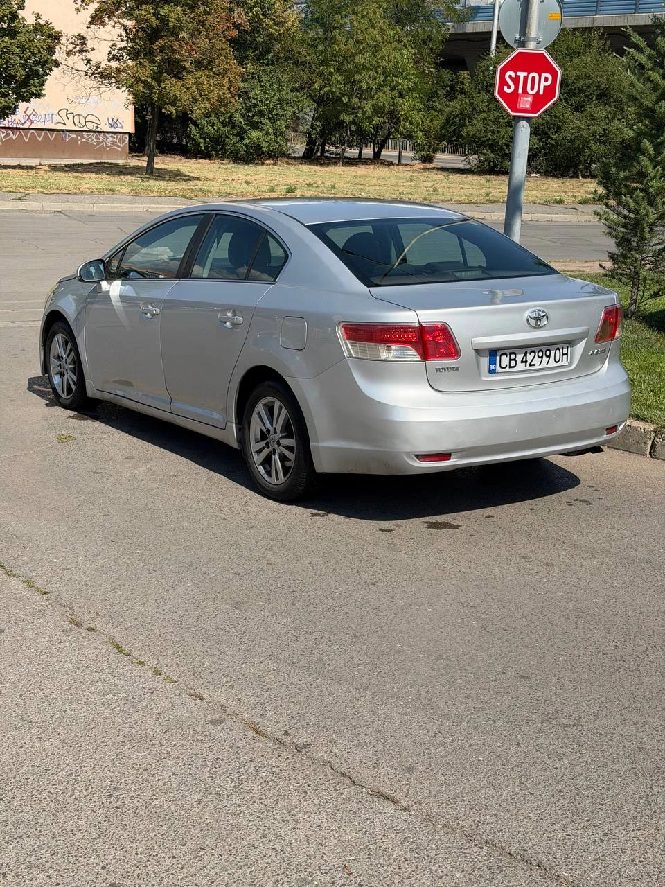 Toyota Avensis 1.8 Бензин/Газ, снимка 5 - Автомобили и джипове - 55925045