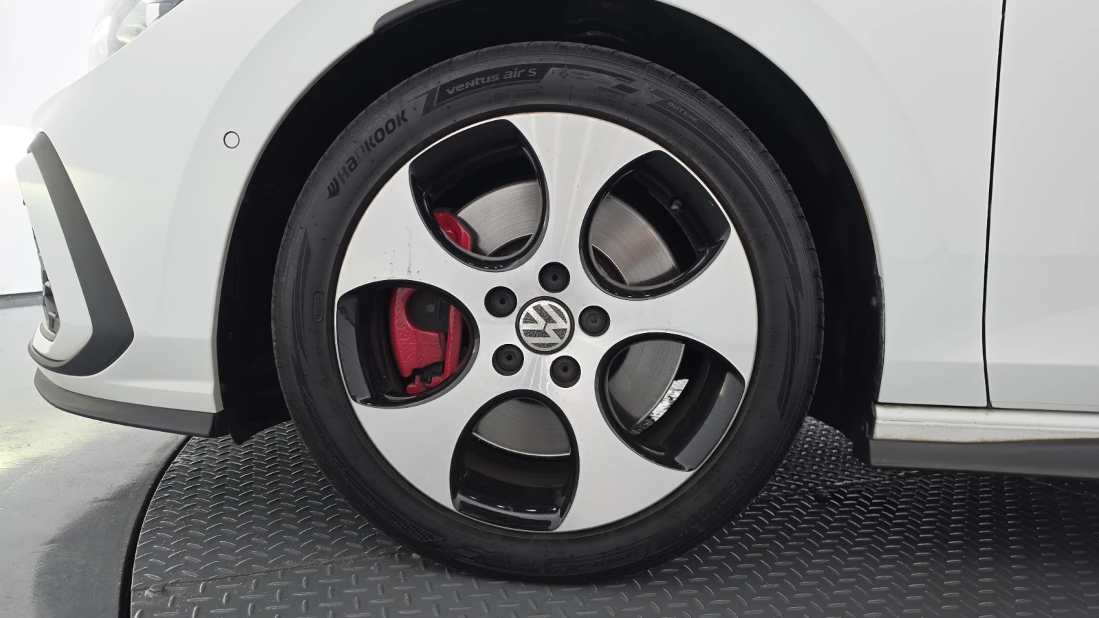 VW Golf 2.0 GTI* BLIND SPOT* HUD* ПОДГРЕВ ВОЛАН* ЛЮК* КРАЙ, снимка 5 - Автомобили и джипове - 55983936